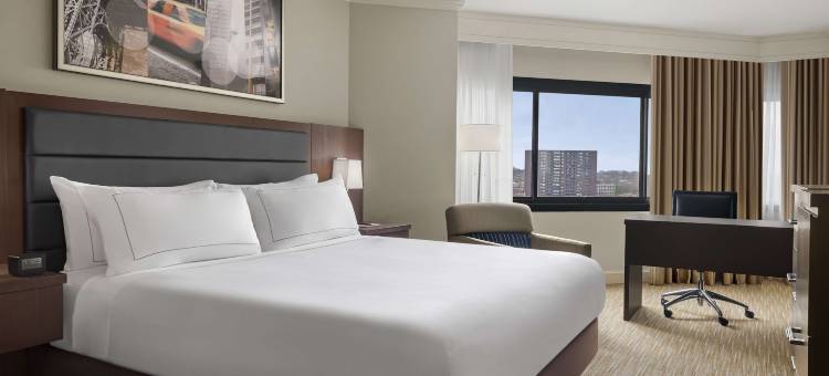 利堡/乔治·华盛顿大桥希尔顿逸林酒店(DoubleTree by Hilton Fort Lee/George Washington Bridge)图片