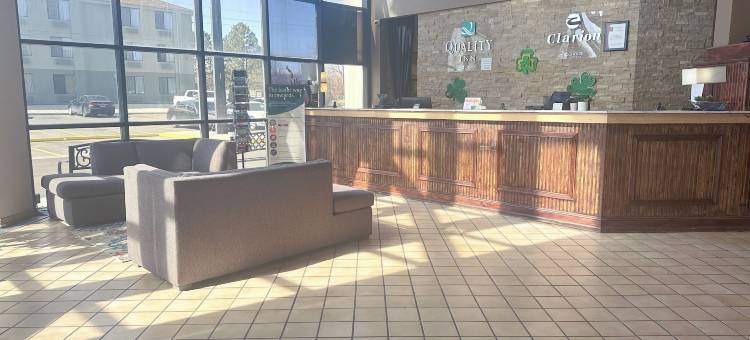 I-25北凯艺套房酒店(Quality Inn & Suites Fort Collins)图片