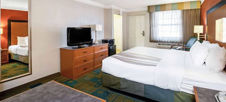 阿马里洛市中心拉昆塔温德姆酒店(La Quinta Inn by Wyndham Amarillo Mid-City)图片