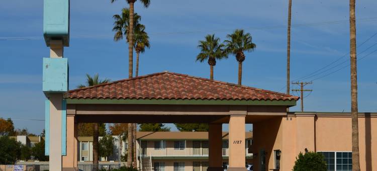 罗德韦因&套房布莱斯I-10(Rodeway Inn & Suites Blythe I-10)图片