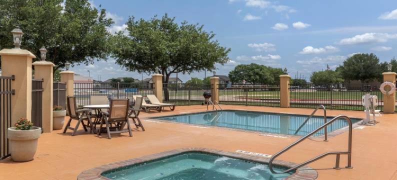 巴斯特罗普派恩斯贝斯特韦斯特酒店(Best Western Bastrop Pines Inn)图片