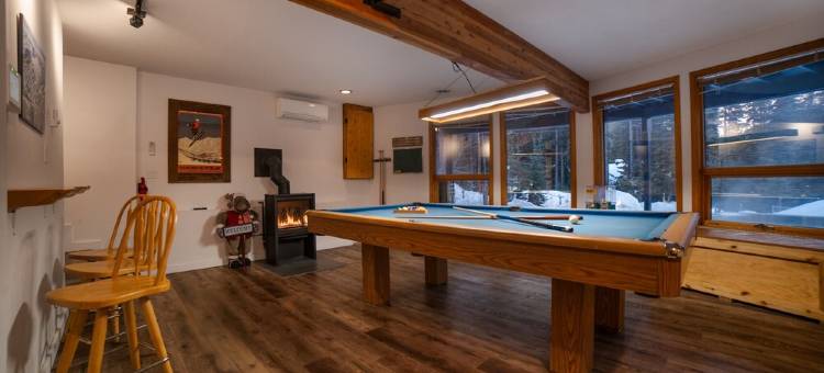 阿佩克斯山/梁柱式木屋 热水浴池 可住10人(Post & Beam Chalet at Apex Mountain/Hot Tub sleeps 10)图片