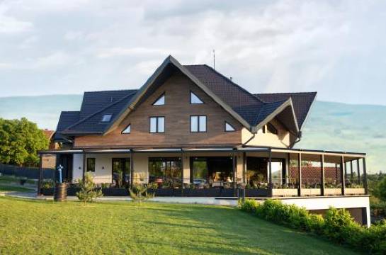 佩奇纳斯特罗加 - 比耶利察酒庄客房(Pećina Stroga - Bjelica Winery Rooms)