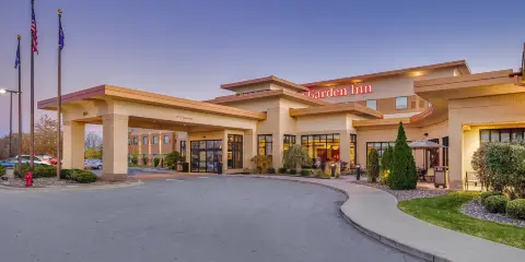 密爾沃基機場希爾頓花園酒店