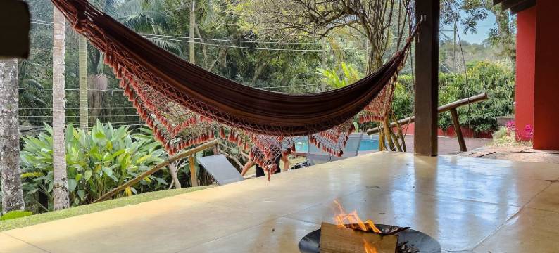 私人泳池与自然环境的别墅 – 格兰哈维亚纳，圣保罗(Casa na Granja Viana em Frente à Reserva Ambiental)图片