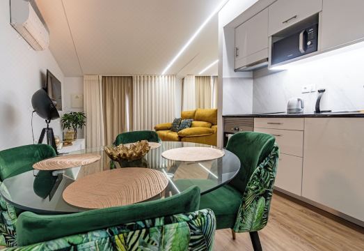 Foral Dreams Accommodation Hotel Overview