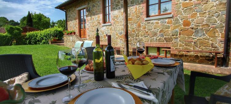 Rustic Retreat with  Pool图片