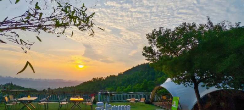 上林大明山云松山宿图片