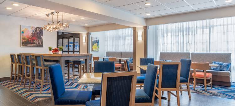 亚克朗南欢朋酒店(Hampton Inn Akron-South)图片