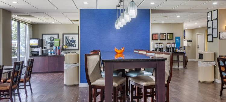 希尔顿欢朋酒店-埃德尔(Hampton Inn Adel)图片