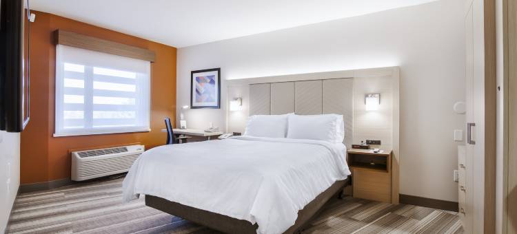 Holiday Inn Express & Suites 兰利智选假日酒店(Holiday Inn Express & Suites Langley)图片