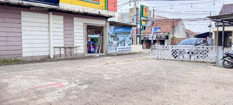 红门酒店-近苏邦阿伦阿伦2号(Koolkost Near Dprd Kabupaten Subang)图片