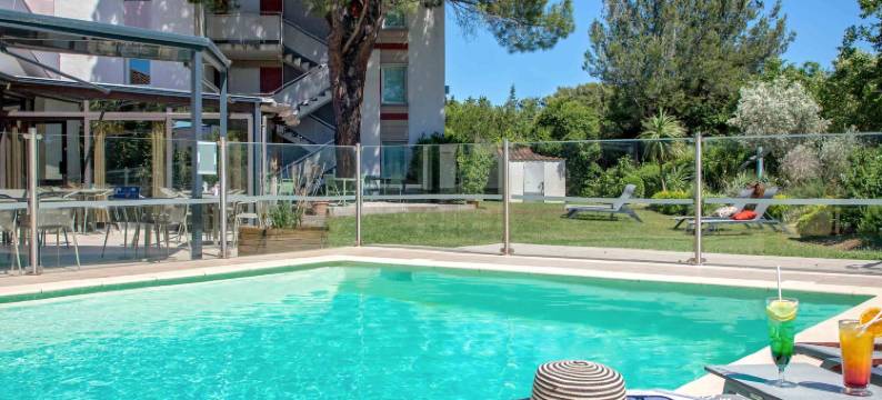 宜必思普罗旺斯地区萨隆南部酒店(Ibis Salon-De-Provence Sud)图片