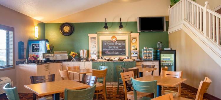 奥科博吉美吟温德姆酒店(AmericInn by Wyndham Okoboji)图片