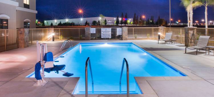 贝克斯菲尔德机场智选假日套房酒店(Holiday Inn Express & Suites Bakersfield Airport)图片