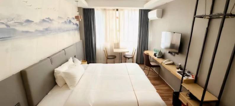 泰华时尚酒店(深圳华强北燕南地铁站店)图片