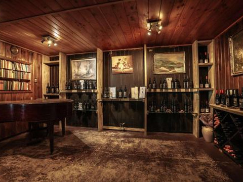 Black Horse Cabin 4 by Tiny Away