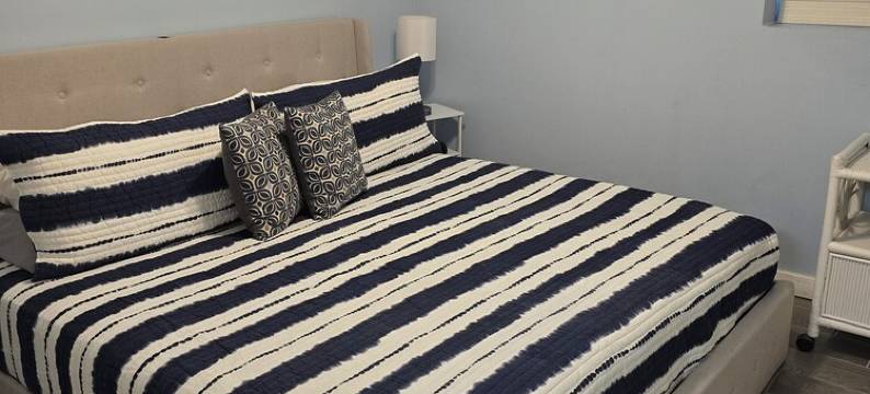 Beautiful white sandy beaches include Our Special Condo, all inclusive!图片