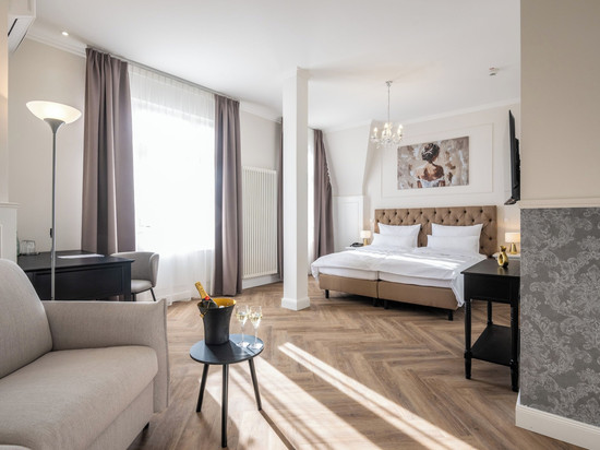 亚历克斯酒店安德阿尔