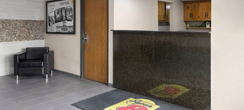 门特-克利夫兰地区温德姆速8酒店(Super 8 by Wyndham Mentor/Cleveland Area)图片