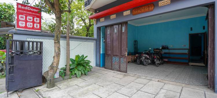 红多兹伊斯兰酒店-近日惹莫努门肯巴里(RedDoorz Syariah Near Monumen Jogja Kembali)图片