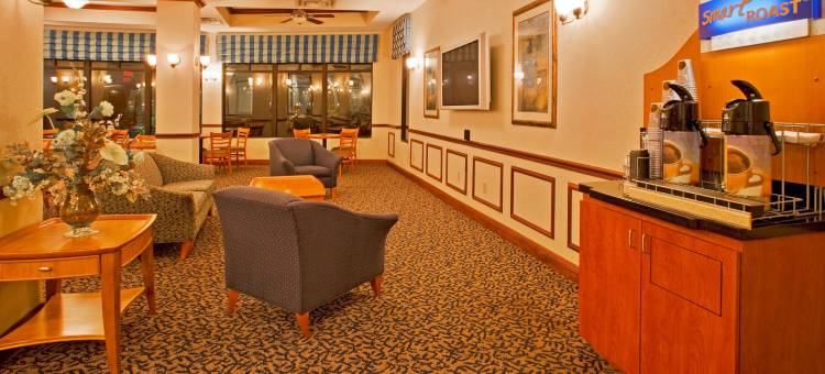 洲际酒店集团智选假日酒店及套房奥基乔比湖(Holiday Inn Express & Suites Lake Okeechobee)图片