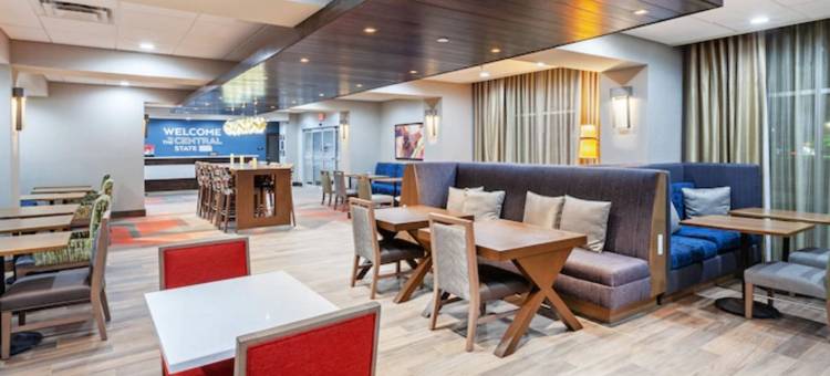 加德纳会议中心希尔顿欢朋酒店(Hampton Inn by Hilton Gardner Conference Center)图片