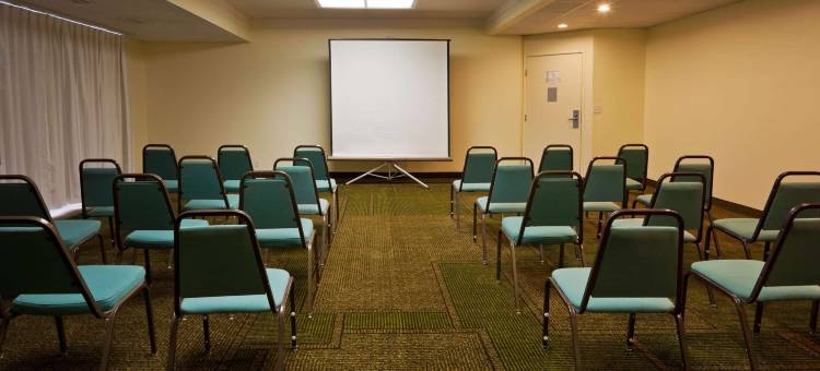 圣彼得克利尔沃特机场拉昆塔温德姆套房酒店(La Quinta Inn & Suites by Wyndham St. Pete-Clearwater Airpt)图片