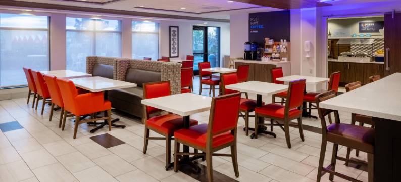 考文垂南-西沃威克地区洲际智选假日酒店(Holiday Inn Express COVENTRY S - WEST WARWICK AREA by IHG)图片