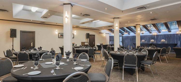 潘提顿三德曼酒店(Sandman Hotel Penticton)图片