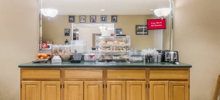 潘克拉东米尔顿红顶套房酒店(Red Roof Inn & Suites Pensacola East - Milton)图片