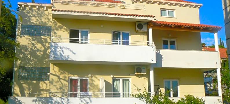 泽瑟维克公寓酒店(Apartments Zecevic)图片