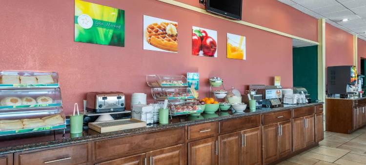 品质酒店&套房帕拉特卡河滨(Quality Inn & Suites Palatka Riverfront)图片