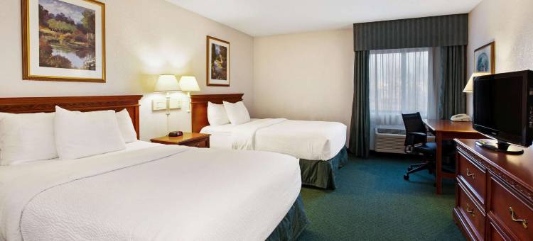 底特律坎顿拉昆塔温德姆酒店(La Quinta Inn by Wyndham Detroit Canton)图片