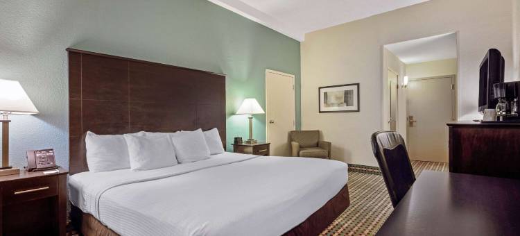 哥伦比亚东南杰克逊堡拉昆塔温德姆酒店(La Quinta Inn by Wyndham Columbia SE / Fort Jackson)图片