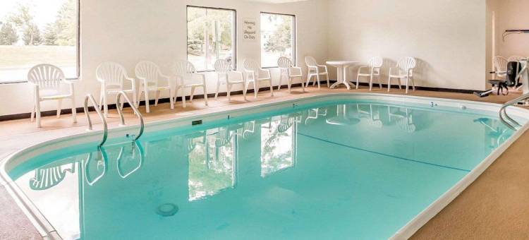 廷利帕尔克圆形剧场舒适套房酒店(Comfort Inn & Suites Near Tinley Park Amphitheater)图片