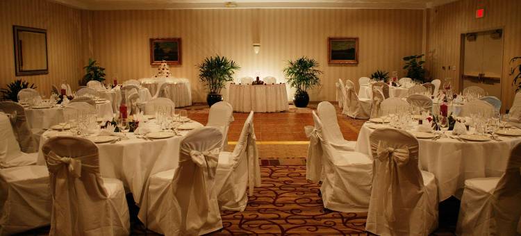 夏洛特机场希尔顿逸林酒店(DoubleTree by Hilton Charlotte Airport)图片