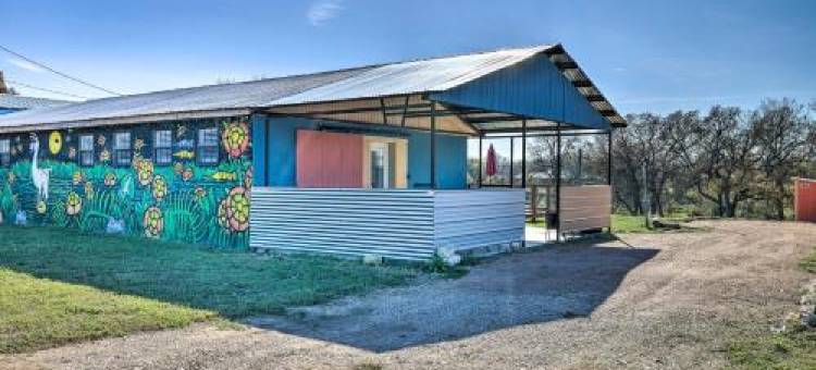 San Marcos River Hideaway with Game Room and Fire Pit图片