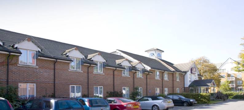 劳顿/百卡斯特山至尊旅馆(Premier Inn Loughton/Buckhurst Hill)图片