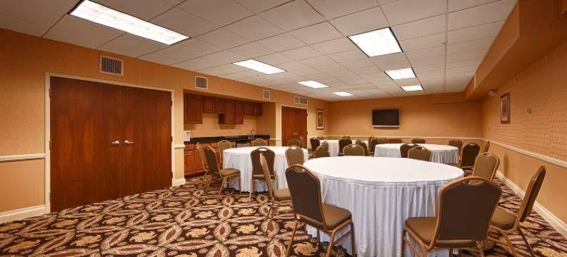 纳福贝斯特韦斯特优质套房酒店(Best Western Plus Hannaford Inn  Suites)图片