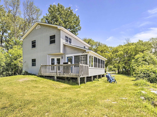 查姆普兰湖上的阿尔堡冬季度假屋