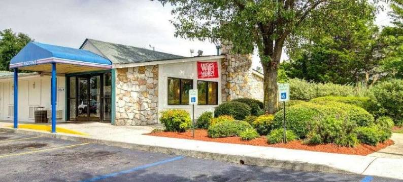 伯灵顿骑士酒店(Knights Inn Burlington, NC)图片