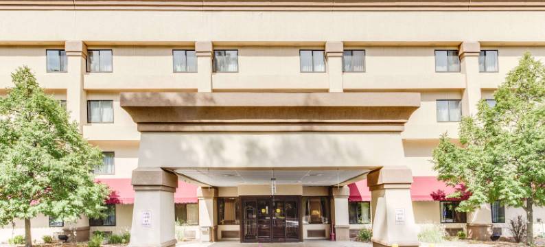 西卡拉马祖温德姆呗盟酒店(Baymont by Wyndham Kalamazoo West)图片