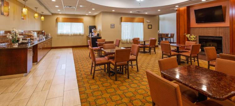 芬格湖群贝斯特韦斯特优质套房酒店(Best Western Plus Finger Lakes Inn  Suites)图片