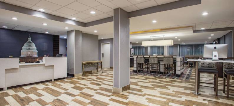 华盛顿地铁首都环带拉昆塔温德姆套房酒店(La Quinta Inn & Suites by Wyndham DC Metro Capital Beltway)图片