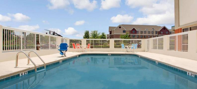 理奇兰戴斯套房酒店(Days Inn & Suites by Wyndham Ridgeland)图片