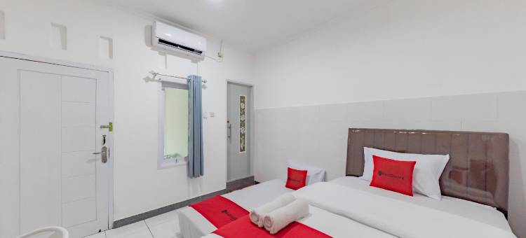 红门酒店沙亚里亚尼尔阿伦阿伦芝勒杜芝勒贡(RedDoorz Syariah Near Alun Alun Ciledug Cirebon)图片