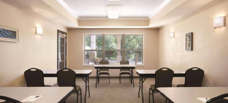 麦迪逊西南丽怡酒店(Country Inn & Suites by Radisson, Madison Southwest, WI)图片