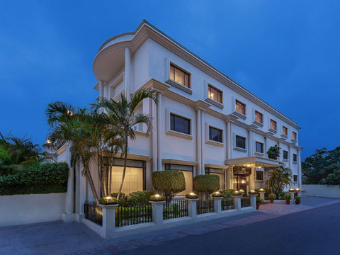 拉普诶斯珀尔提克萨罗瓦尔酒店