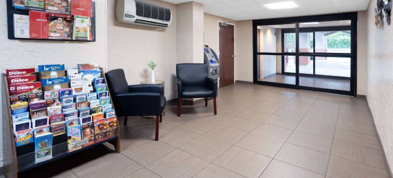 芒特劳雷尔速8酒店(Super 8 by Wyndham Mount Laurel)图片